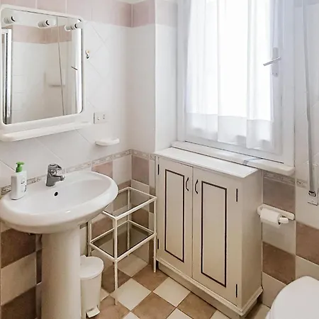 Lovely In * مارينا دي كامبو