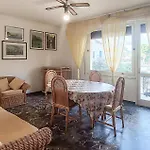 2 Bedroom Beautiful In مارينا دي كامبو