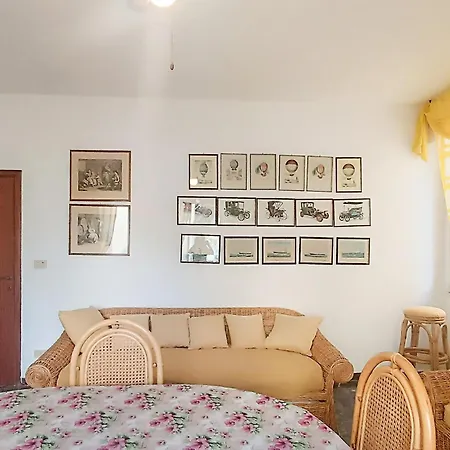 Apartment 2 Bedroom Beautiful In *