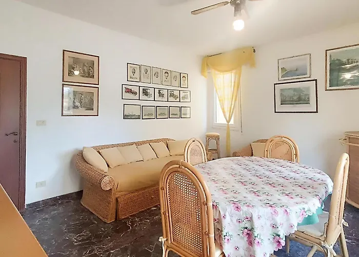 דירה Lovely In *