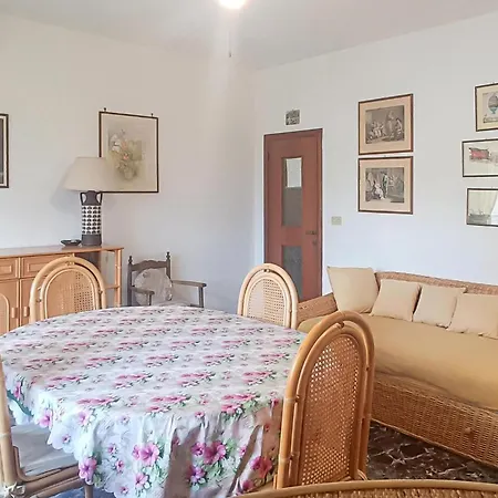 2 Bedroom Beautiful In Marina di Campo